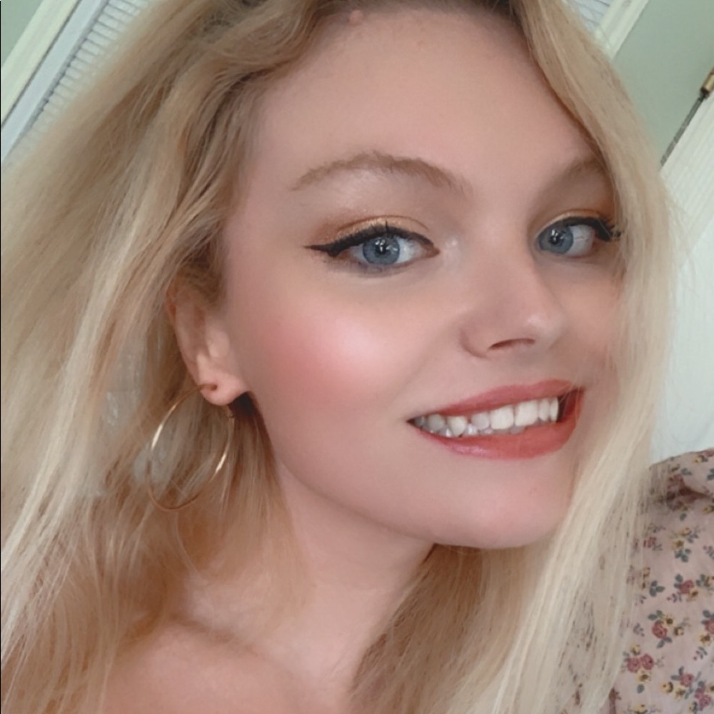 Meet your Posher, Kelsey